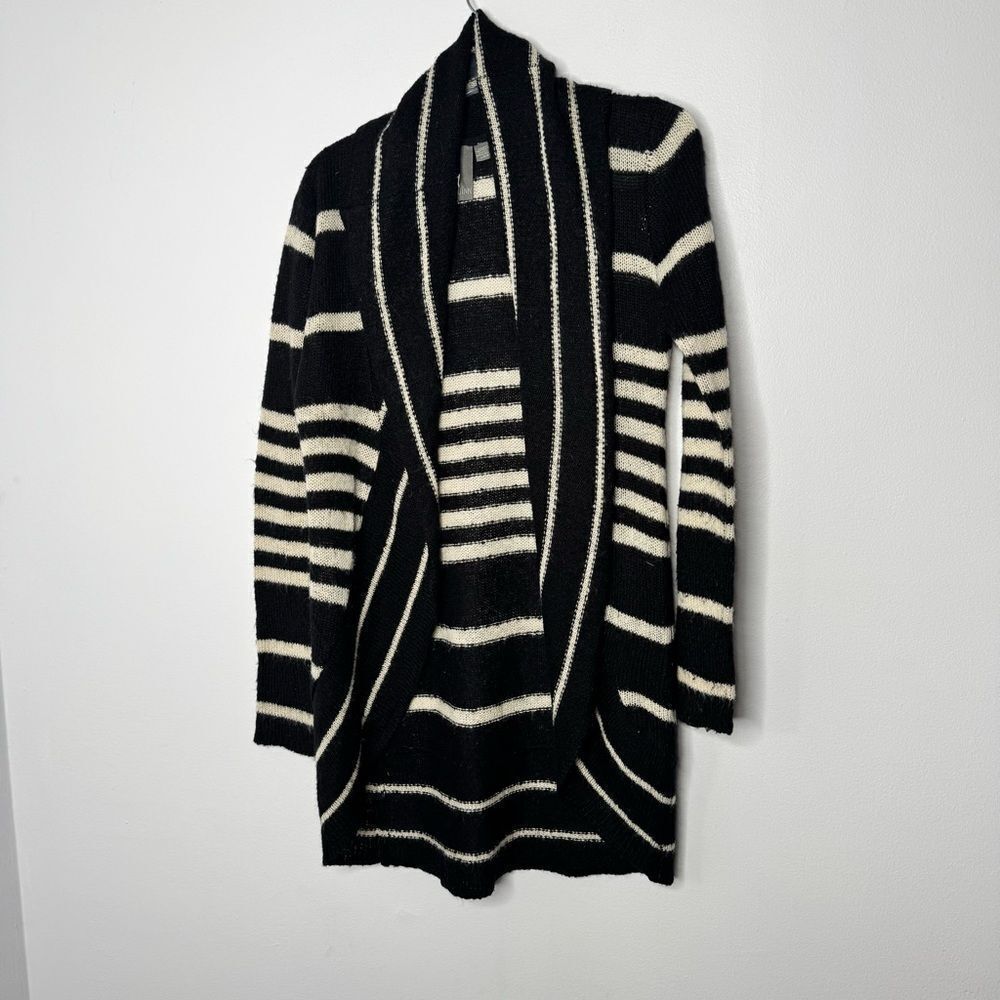 Quinn black and cream cardigan size large
